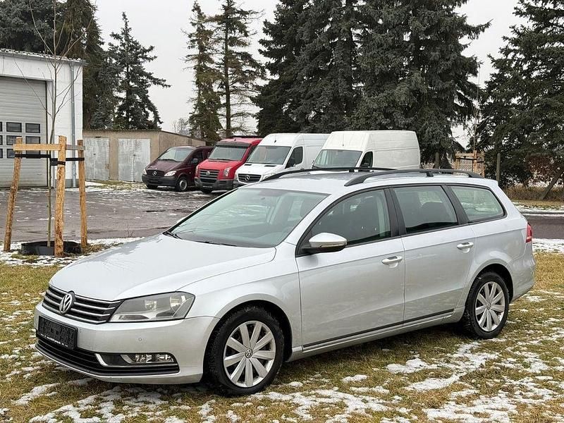 Gebraucht VW Passat Trendline 140 PS (102 kW) 2012 Silber Kombi