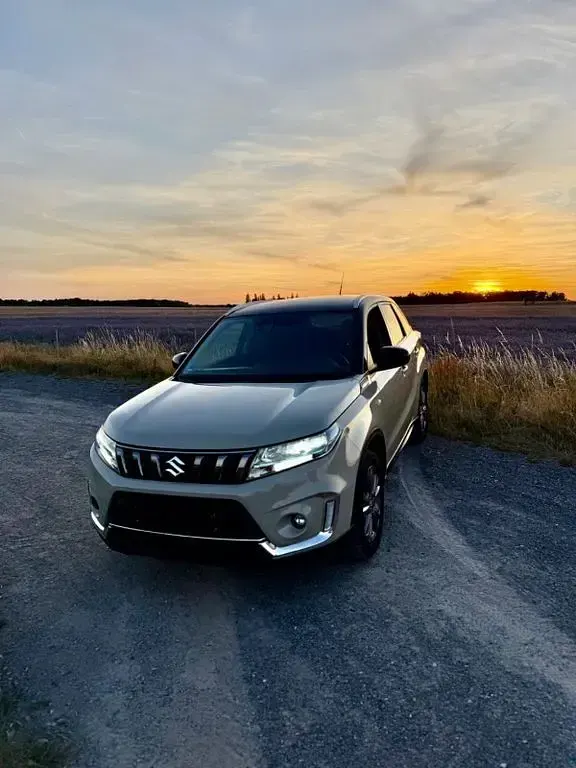 Gebraucht Suzuki Vitara 129 PS (94 kW) 2021 Beige SUV