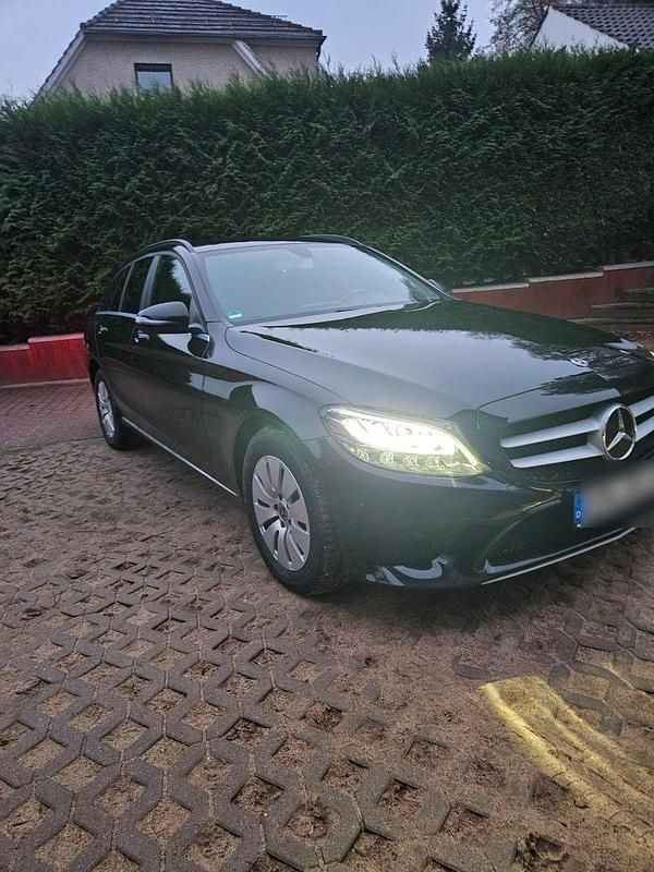 Schwarz Gebraucht 2019 Mercedes C220 Kombi | 21.900 € (Superpreis) - Bild 1/4