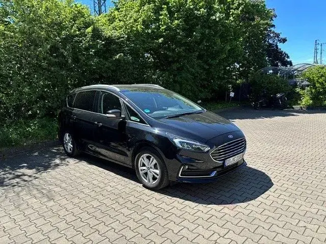 Gebraucht Ford S-MAX Titanium 150 PS (110 kW) 2023 Schwarz Van / Kleinbus