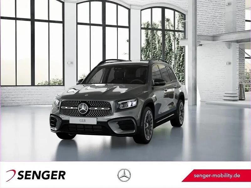 Lack mountaingrau Gebraucht 2024 Mercedes GLB200 AMG SUV | 44.980 € (Teuer) - Bild 1/1