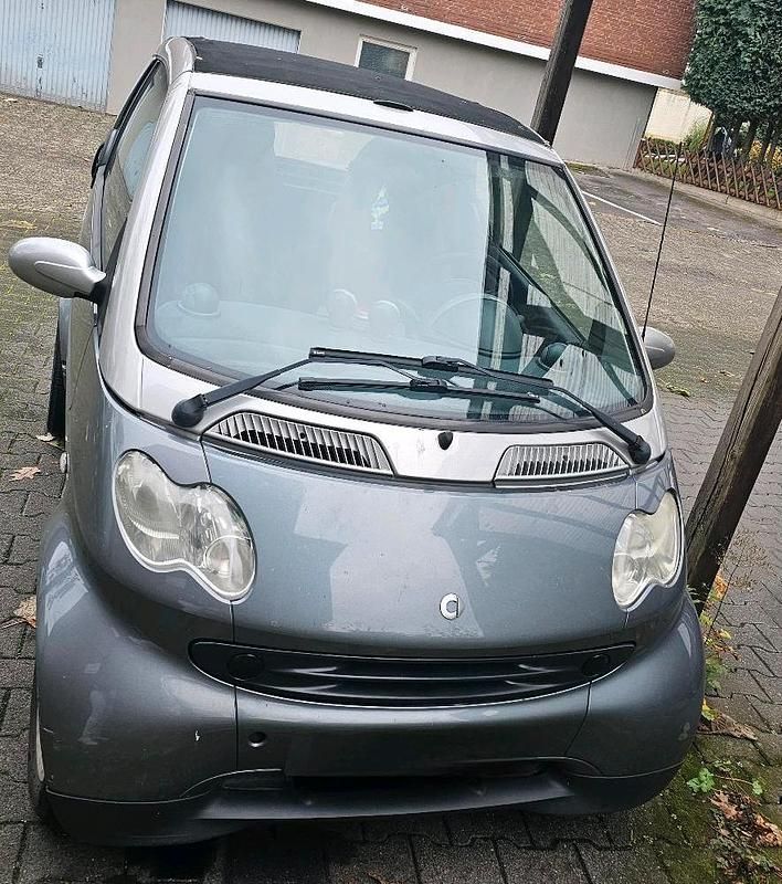 Grau Gebraucht 2001 Smart ForTwo Cabrio Cabrio | 2.200 € (Fairer Preis) - Bild 1/4