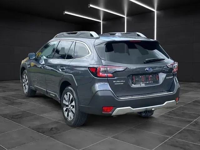 Gebraucht Subaru Outback Platinum 169 PS (124 kW) 2024 Magnetite gray (m) Kombi