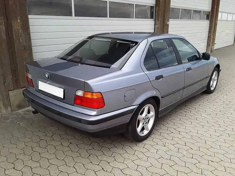 Gebraucht BMW 318 116 PS (85 kW) 1997 Blau Limousine