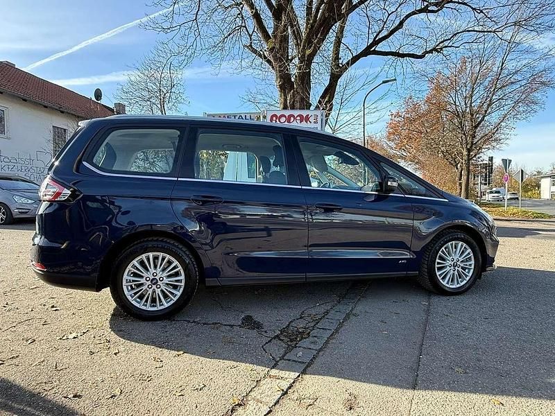 Gebraucht Ford Galaxy Titanium 190 PS (139 kW) 2022 Blazerblau Van / Kleinbus