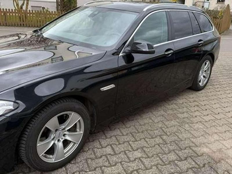 Gebraucht BMW 530 258 PS (189 kW) 2016 Schwarz Kombi