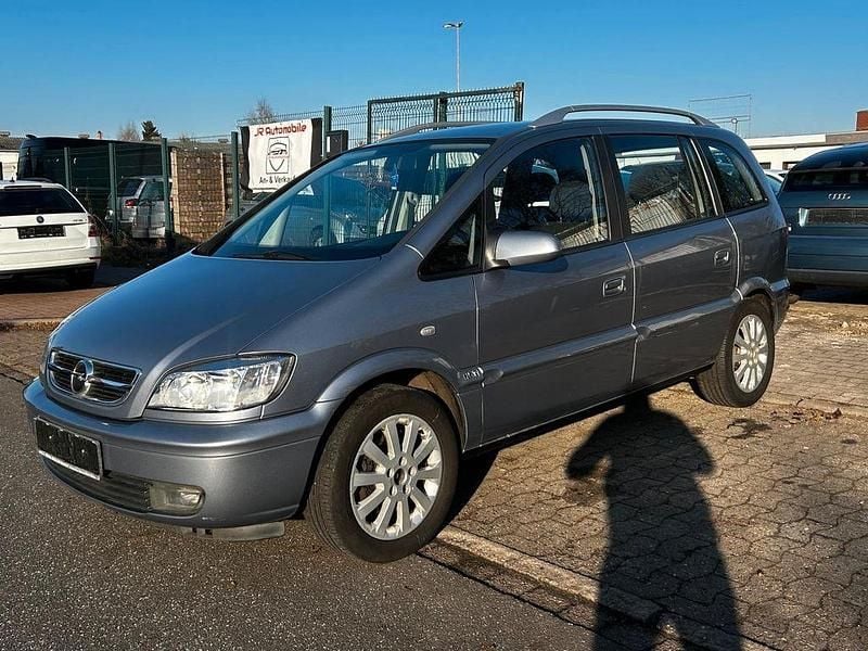 Grau Gebraucht 2004 Opel Zafira Njoy Van / Kleinbus | 999 € (Fairer Preis) - Bild 1/4