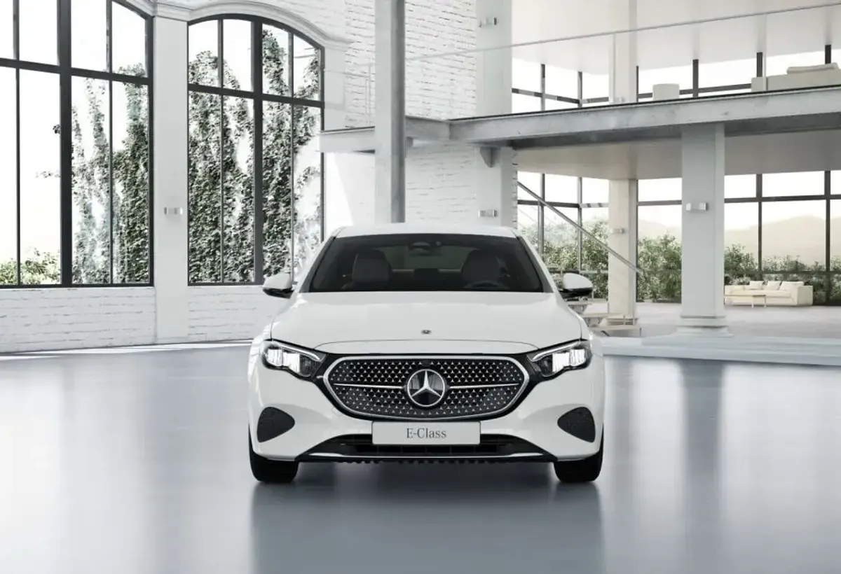 Gebraucht Mercedes E200 Avantgarde 163 PS (119 kW) 2026 Unilack polarweiß uni Limousine