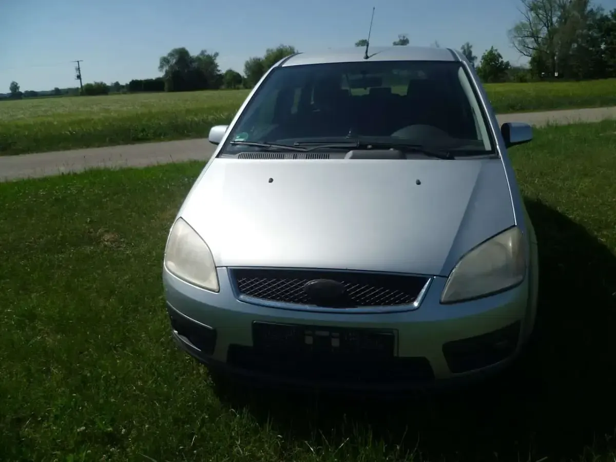 Gebraucht Ford Focus Trend 116 PS (85 kW) 2006 Silber Limousine