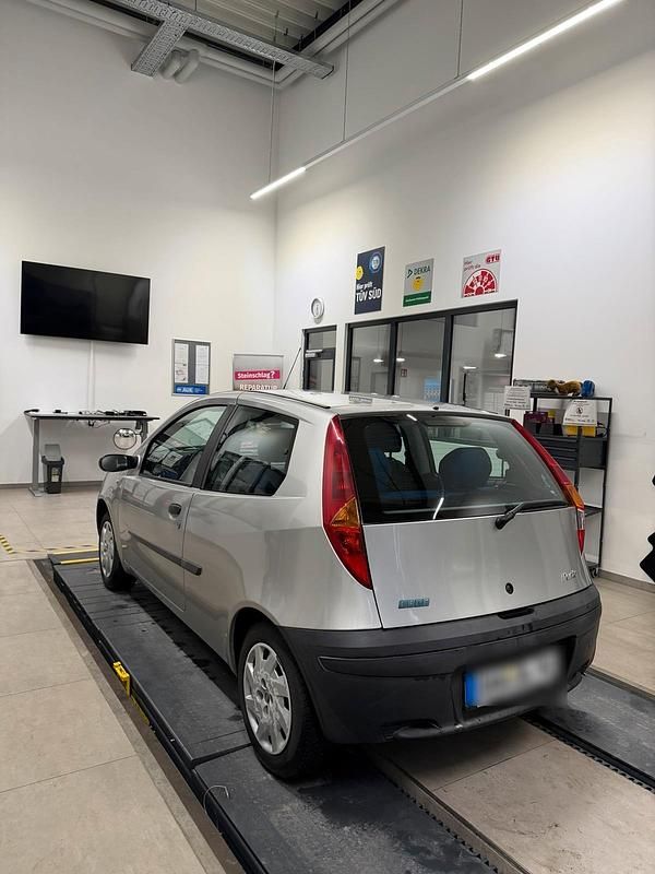 Gebraucht Fiat Punto 60 PS (44 kW) 2001 Silber Kleinwagen