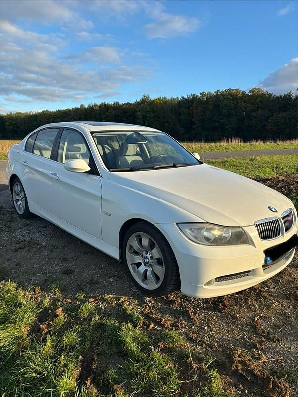 Weiß Gebraucht 2008 BMW 325 Limousine | 8.500 € (Teuer) - Bild 1/4