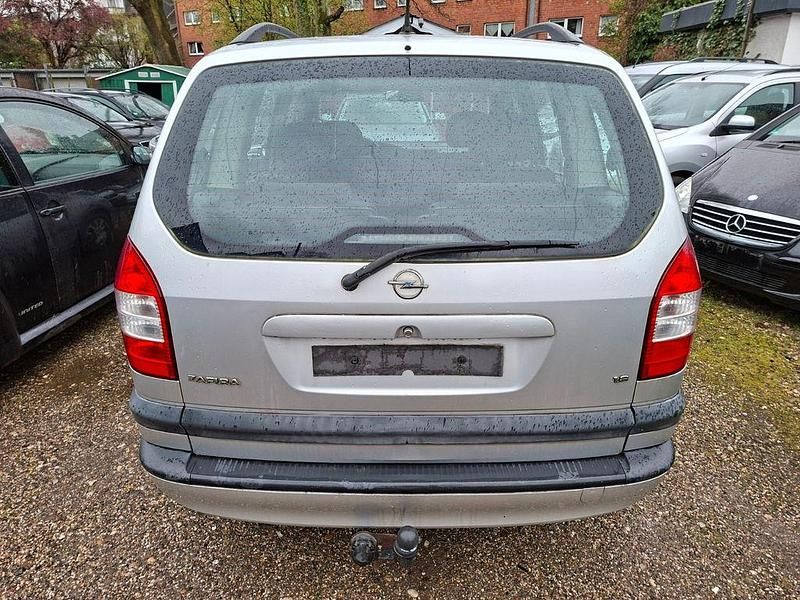 Gebraucht Opel Zafira Elegance 125 PS (91 kW) 2003 Silber Van / Kleinbus