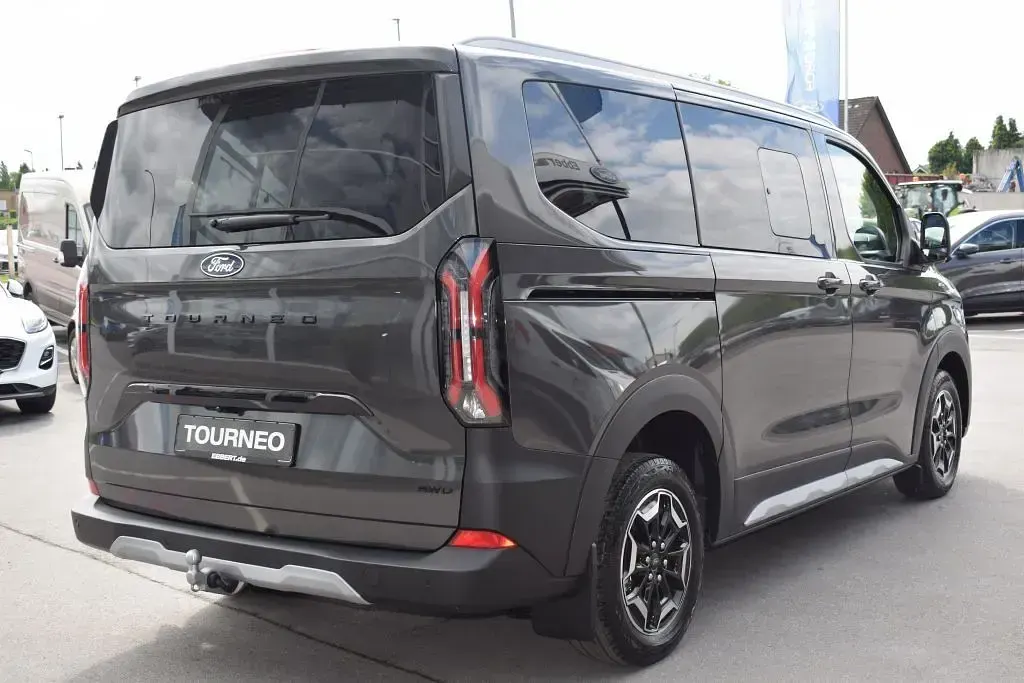 Neu Ford Tourneo Active 170 PS (125 kW) 2026 Magnetic metallic Van / Kleinbus