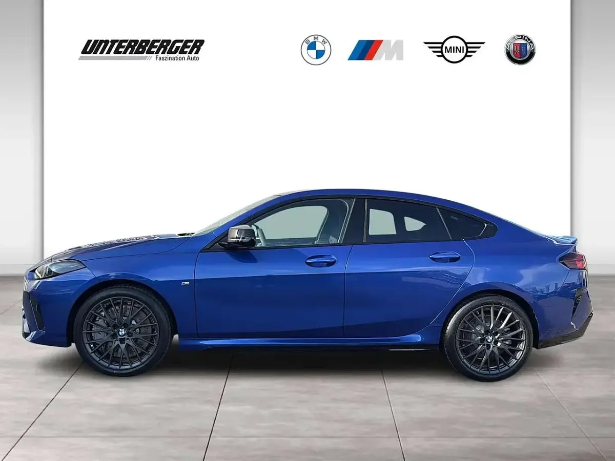 Ny BMW M235 Performance 300 HK (220 kW) 2025 Blå Sedan