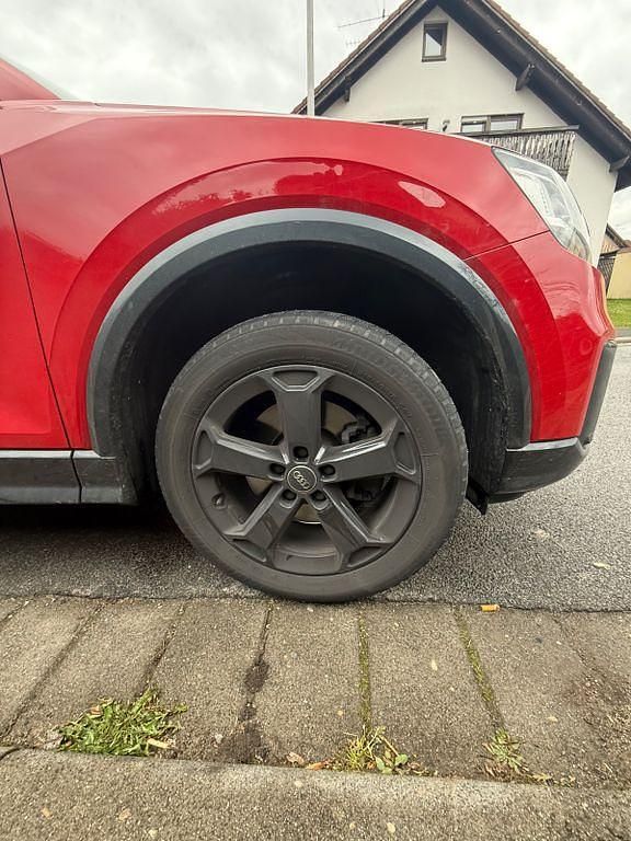 Gebraucht Audi Q2 Design 190 PS (139 kW) 2016 Rot SUV