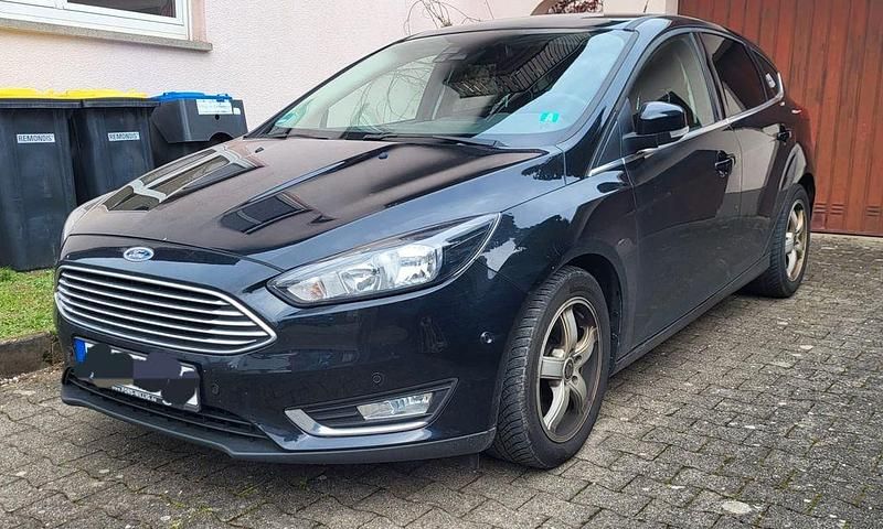 Gebraucht Ford Focus Titanium 150 PS (110 kW) 2015 Schwarz Limousine