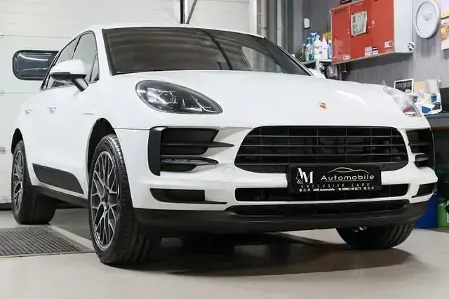 Gebraucht Porsche Macan 245 PS (180 kW) 2019 Carraraweiss/gletscherweiss (metallic) SUV