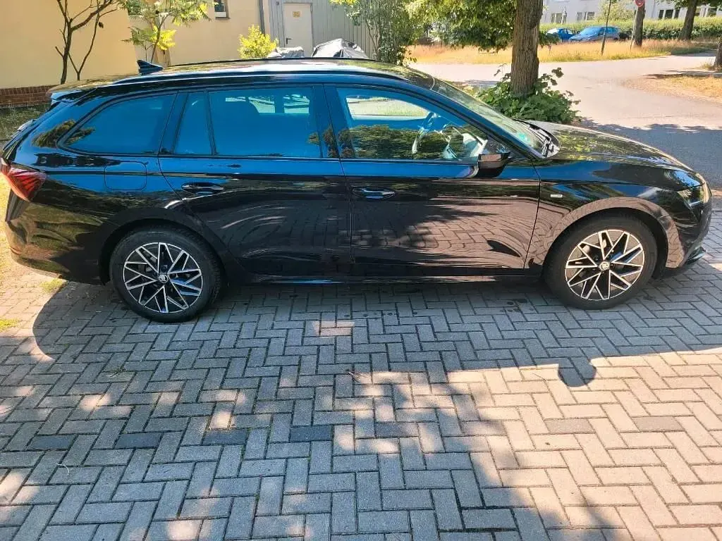 Gebraucht Skoda Octavia Clever 150 PS (110 kW) 2021 Schwarz Kombi
