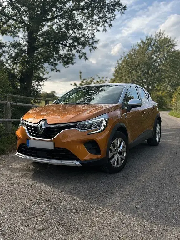 Używany Renault Captur Techno 140 KM (102 kW) 2023 Pomarańczowy SUV