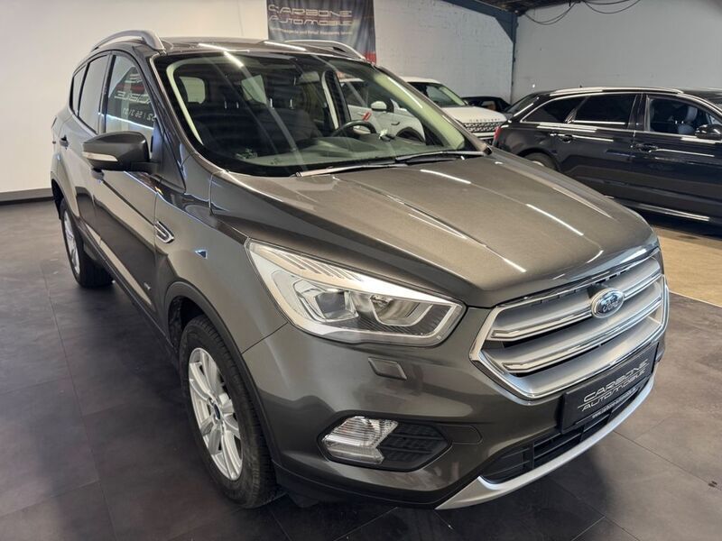 Gebraucht Ford Kuga Cool & Connect 150 PS (110 kW) 2018 Grau SUV