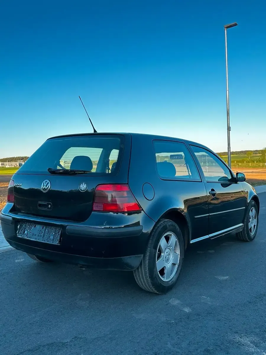 Second-hand VW Golf 75 CP (55 kW) 2002 Negru Coupe
