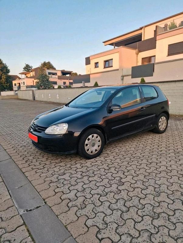 Schwarz Gebraucht 2004 VW Golf V Kleinwagen | 990 € (Fairer Preis) - Bild 1/4