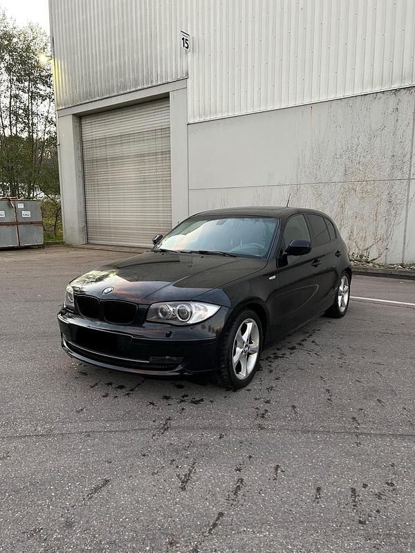 Gebraucht BMW 120 177 PS (130 kW) 2009 Schwarz Kleinwagen