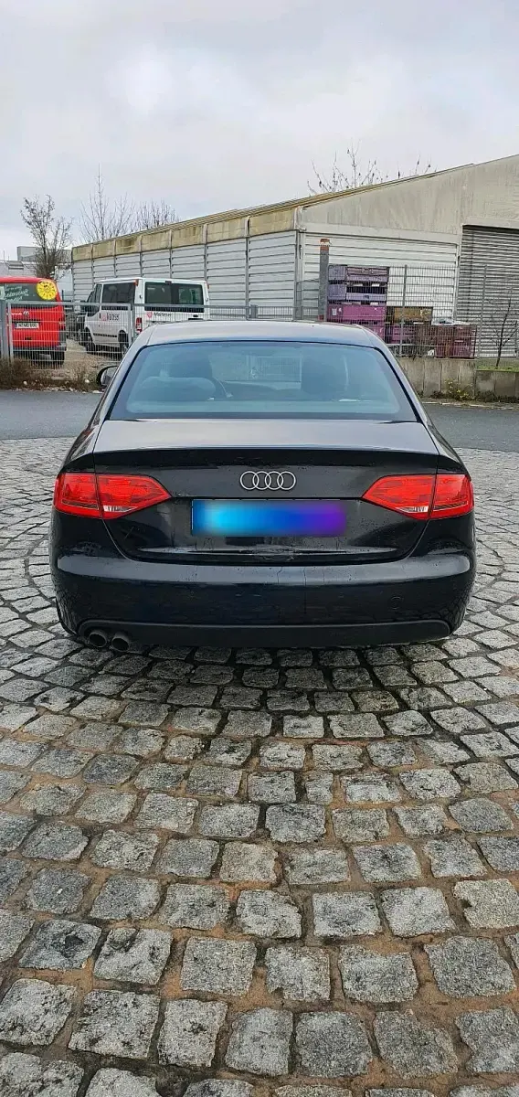 Używany Audi A4 143 KM (105 kW) 2009 Czarny Sedan/Limuzyna