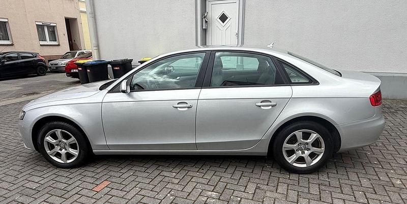 Gebraucht Audi A4 Attraction 143 PS (105 kW) 2010 Silber Limousine