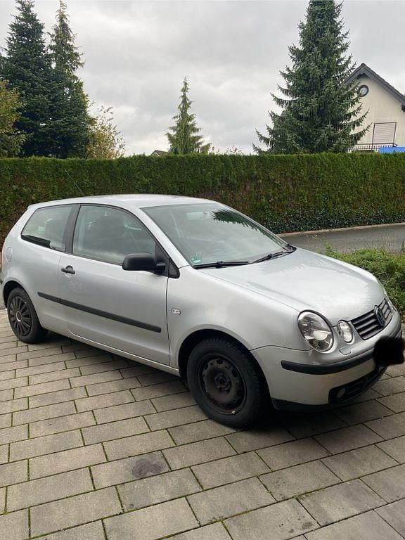 Silber Gebraucht 2002 VW Polo Limousine | 1.549 € (Fairer Preis) - Bild 1/4