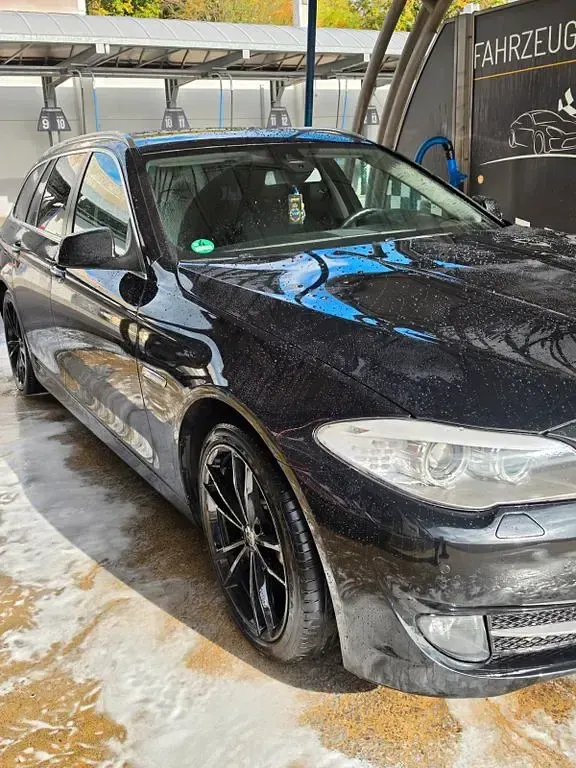 Gebraucht BMW 520 184 PS (135 kW) 2012 Schwarz Limousine