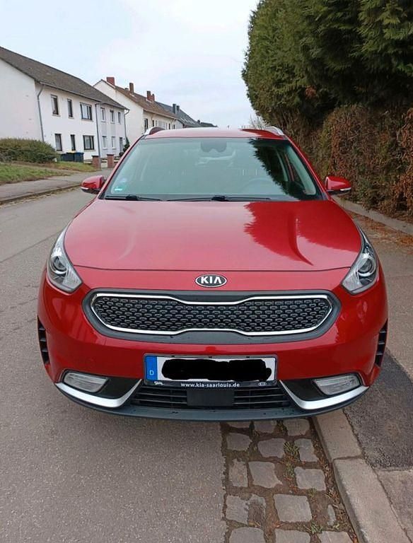 Gebraucht Kia Niro Vision 141 PS (103 kW) 2019 Rot SUV