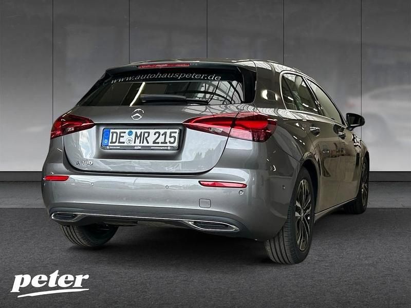 Gebraucht Mercedes A180 Progressive 136 PS (100 kW) 2025 Metalliclack mountaingrau Limousine