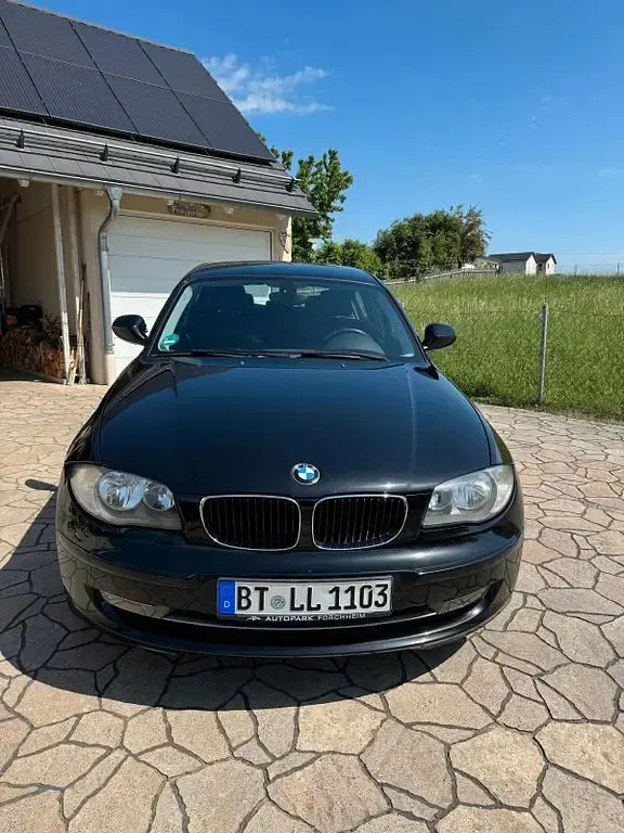 Gebraucht BMW 116 Sport Line 122 PS (89 kW) 2011 Schwarz Kleinwagen
