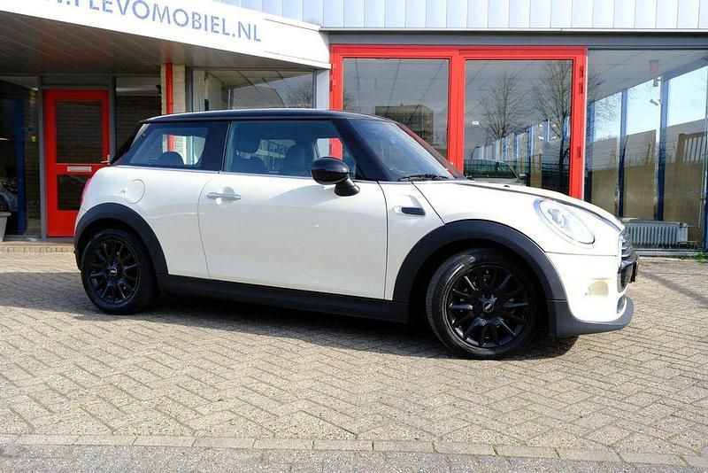 Gebraucht Mini Cooper Pepper 136 PS (100 kW) 2015 Weiß Kleinwagen