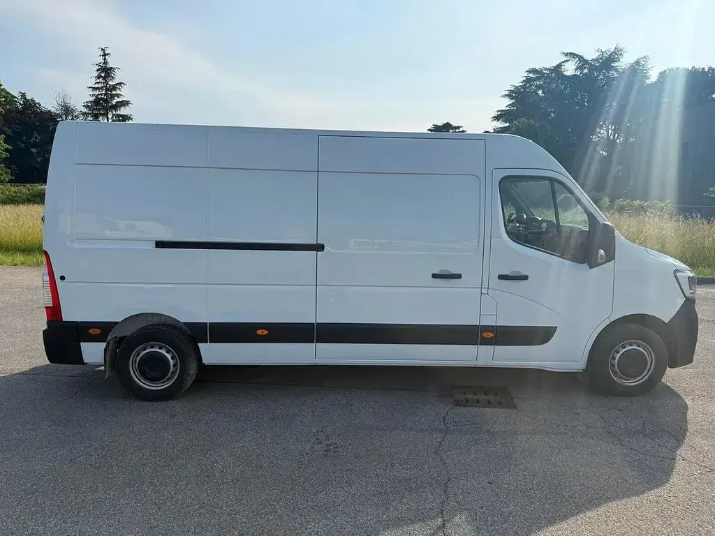 Occasion Renault Master 125 ch (91 kW) 2025 Blanc Monospace