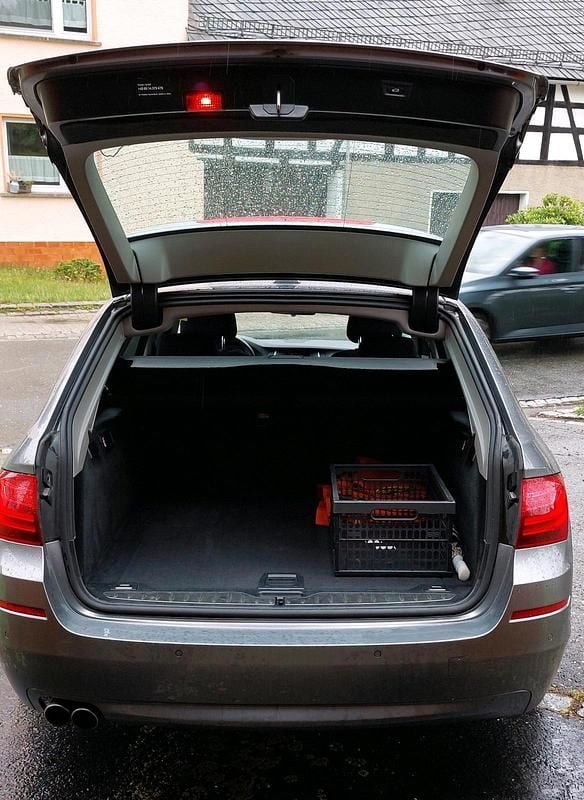 Silber Gebraucht 2016 BMW 520 Kombi | 10.500 € (Superpreis) - Bild 1/4