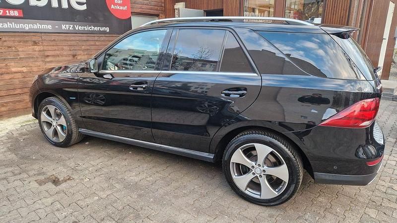 Gebraucht Mercedes GLE500 333 PS (244 kW) 2017 Obsidianschwarzmetalliclack SUV
