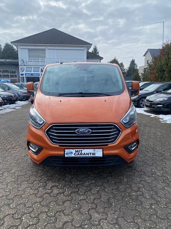 Gebraucht Ford Transit Custom 170 PS (125 kW) 2018 Orange Van / Kleinbus