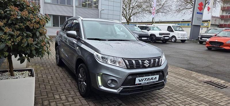 Gebraucht Suzuki Vitara Comfort 140 PS (102 kW) 2019 Grau SUV