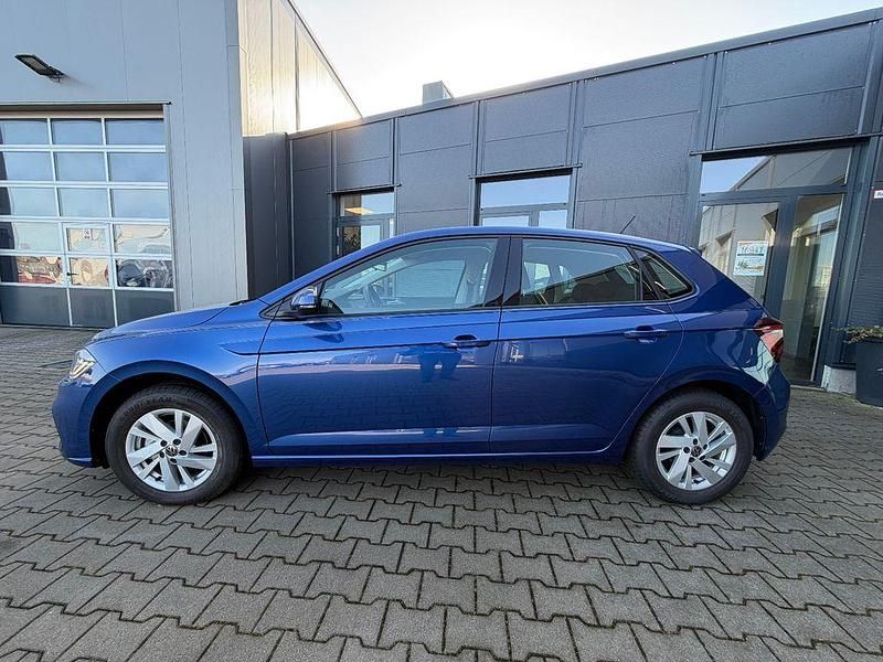 Gebraucht VW Polo Style 95 PS (69 kW) 2022 Reef blue metallic Kleinwagen