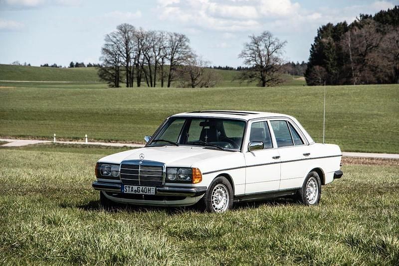 Gebraucht Mercedes E230 131 PS (96 kW) 1984 Weiß Limousine