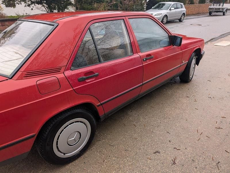 Gebraucht Mercedes 190 1984 Rot Limousine