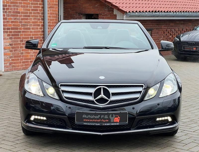Gebraucht Mercedes E250 204 PS (150 kW) 2010 Schwarz Cabrio