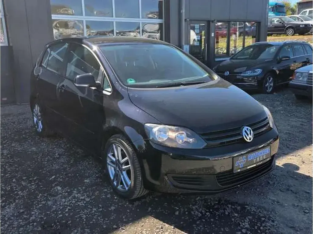 Gebraucht VW Golf VI Trendline 105 PS (77 kW) 2011 Deep black perleffekt (metallic) Kleinwagen