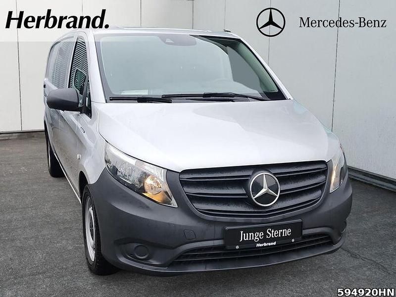 Gebraucht Mercedes e-Vito 85 kW (116 PS) 2023 Silber Van / Kleinbus