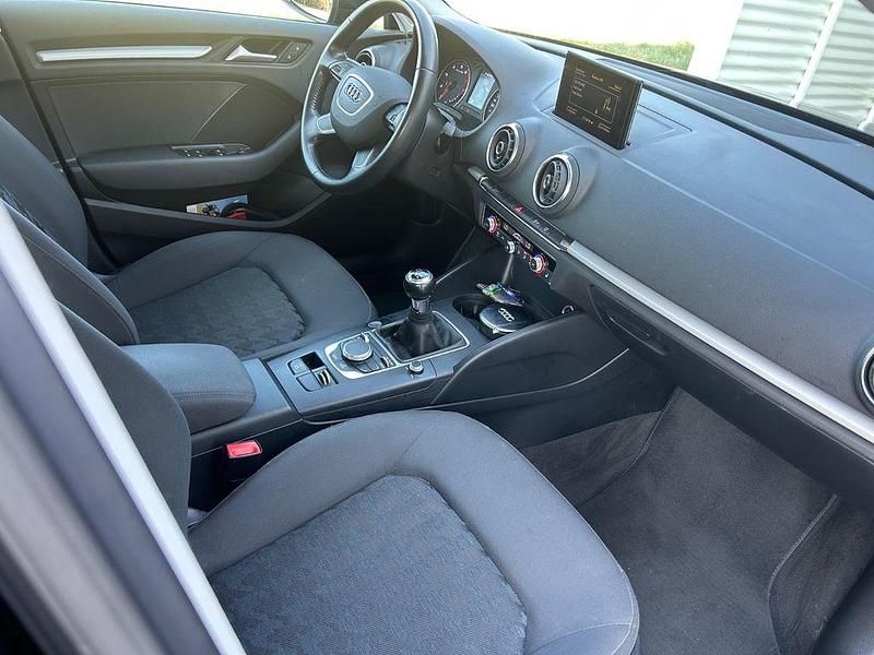 Gebraucht Audi A3 Attraction 125 PS (91 kW) 2015 Schwarz Limousine