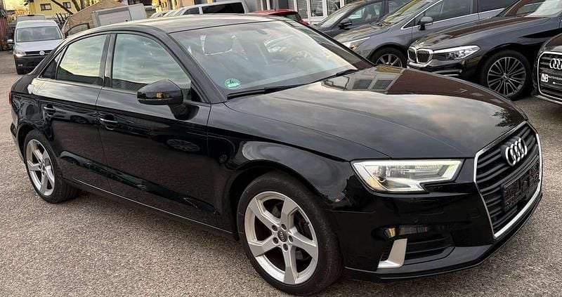 Gebraucht Audi A3 Sport 150 PS (110 kW) 2019 Brillantschwarz Limousine