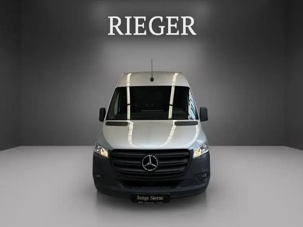 Gebraucht Mercedes Sprinter 150 PS (110 kW) 2023 Iridiumsilber (metallic) Van