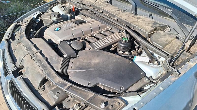 Gebraucht BMW 325 218 PS (160 kW) 2005 Silber Limousine